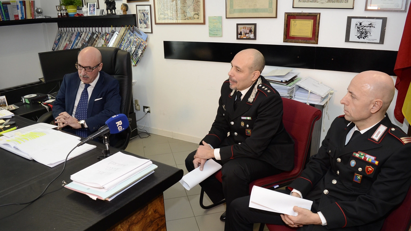 Il procuratore Domenico Chiaro, il capitano Vincenzo Scabotti e il maresciallo Mario Coraglia