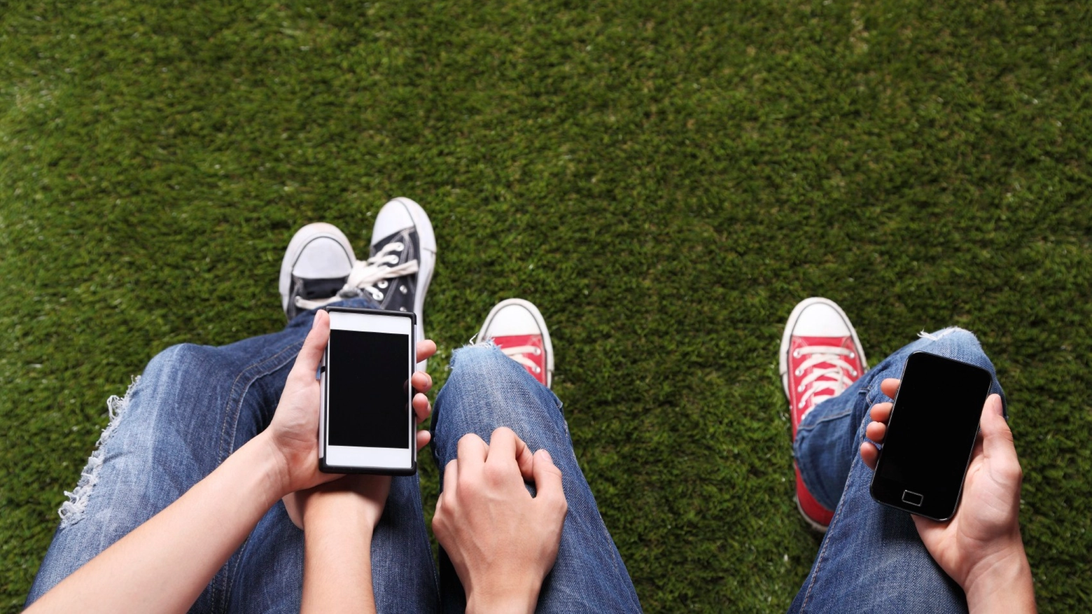 Adolescenti e cellulari: impazzano le sfide social