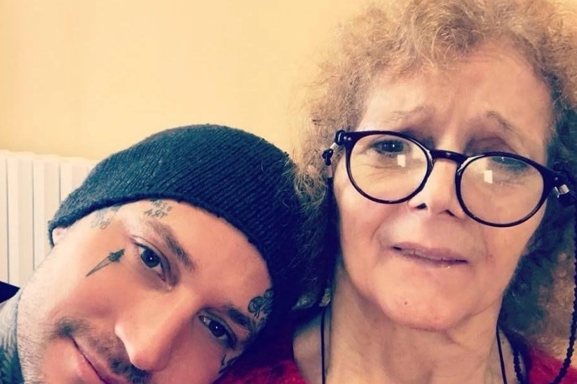 Manuel Valicella con la madre (foto Instagram)