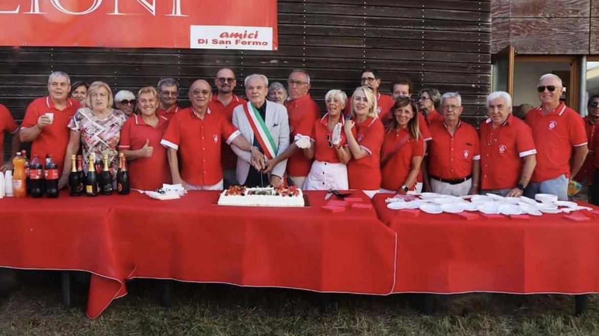 Il San Valerio al presidente della sagra Il San Valerio al presidente della sagra