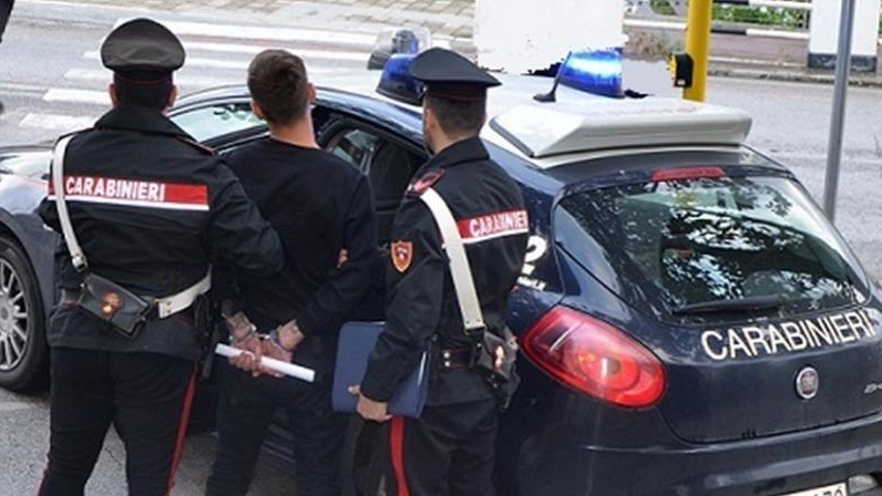 Nasi e denti rotti a due minori  Arrestati quattro giovanissimi