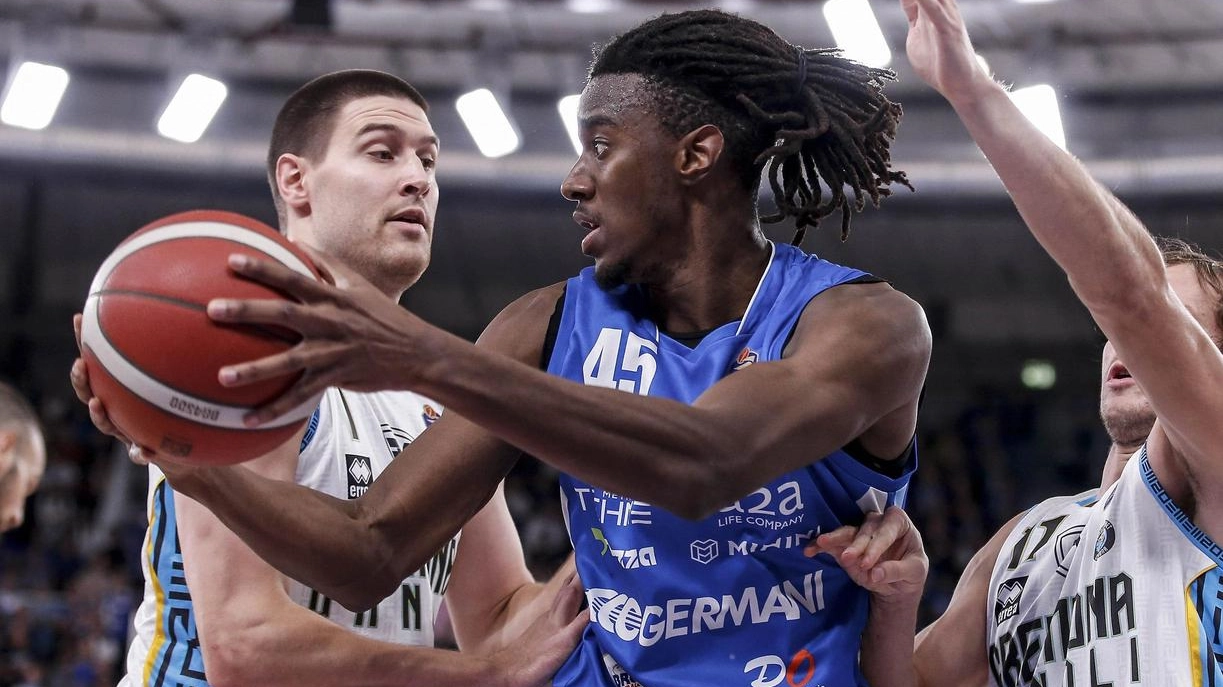 La Germani soffre fino alla fine, poi si prende il derby con Cremona: 84-75 La Germani soffre fino alla fine, poi si prende il derby con Cremona: 84-75
