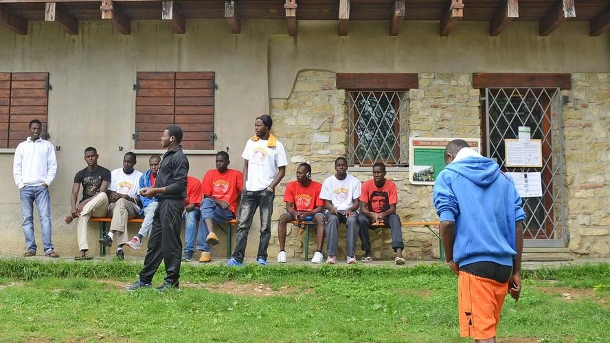 Alta tensione in Val Brembana: "Condizioni sanitarie pessime siamo stati abbandonati"
