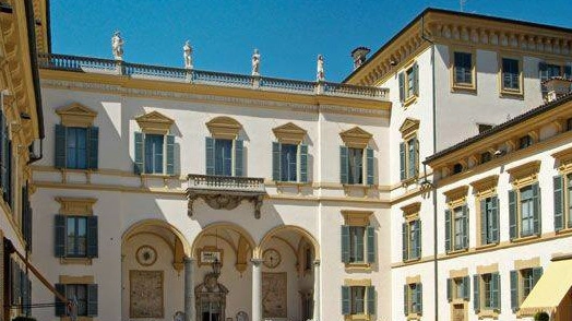 Villa Borromeo, residenza lussuosa con dieci ettari di terreni