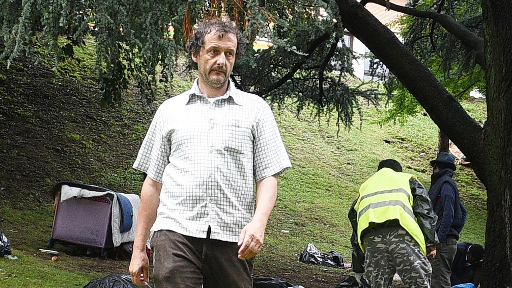 Don Giusto Della Valle è il parroco di San Martino in Rebbio, periferia di Como