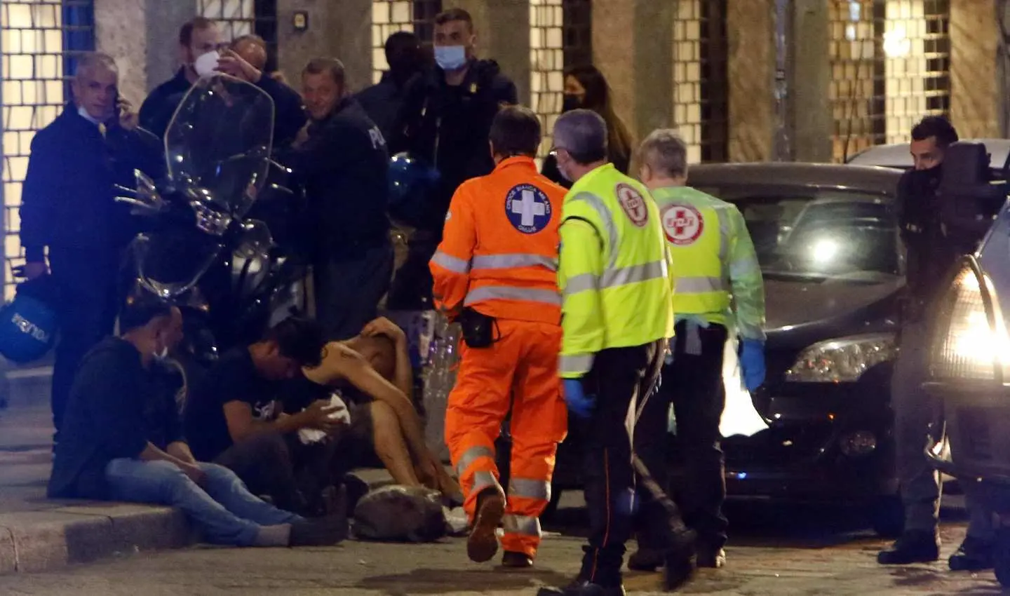 Risse e accoltellamenti in serie: serate ad altissima tensione