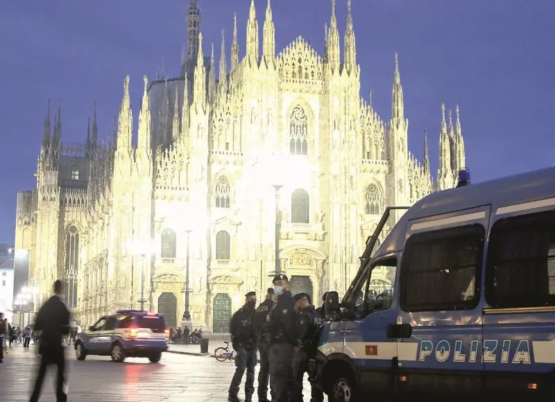 Milano, violenze sessuali a Capodanno 2022 in piazza Duomo: altri 4 arresti