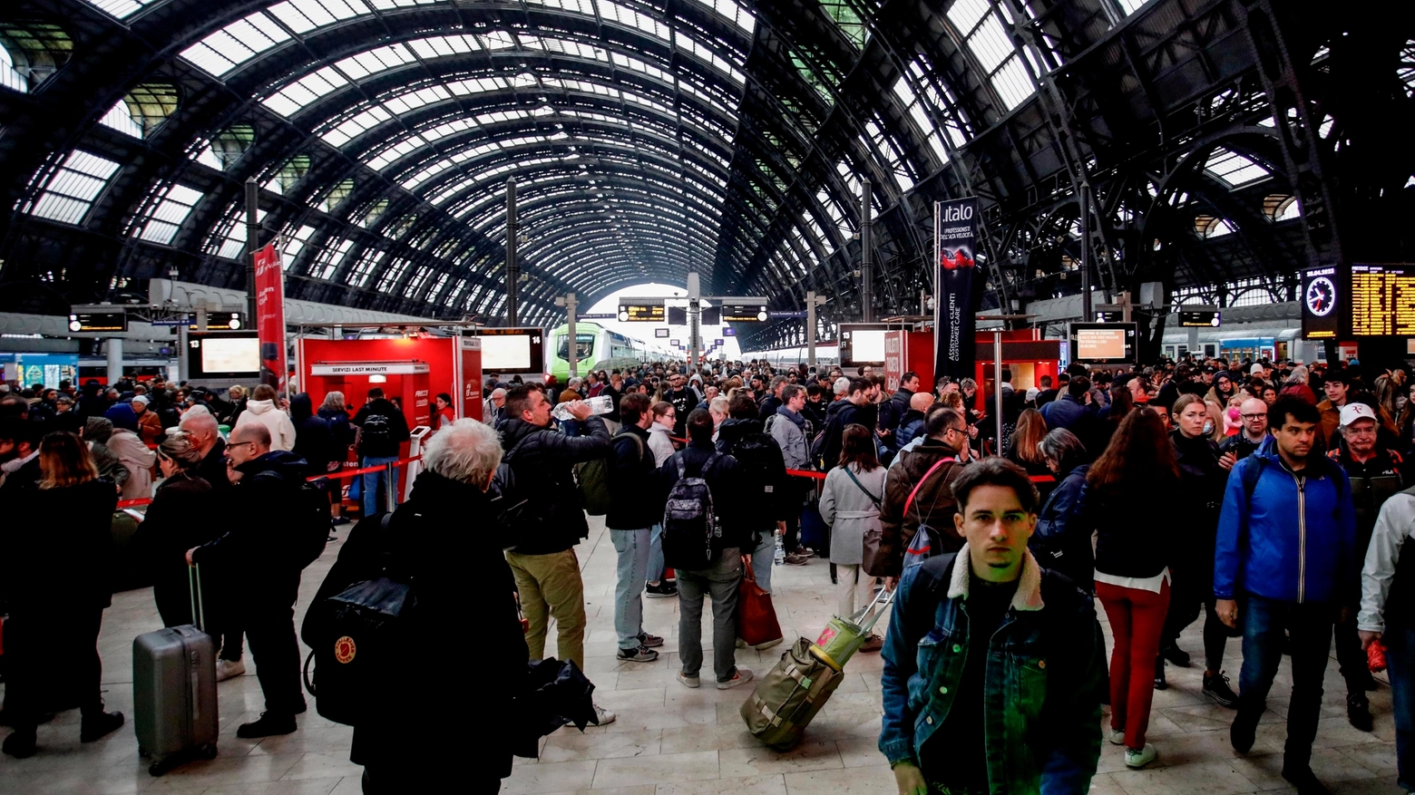 Stazione Centrale a Milano (Foto archivio)