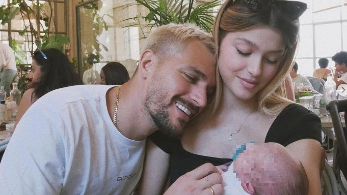 Andrea Zelletta, Natalia Paragoni e la loro piccola Ginevra (Foto Instagram)