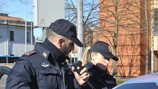 Decine di clienti per i pusher che consegnavano le dosi sul lavoro Decine di clienti per i pusher che consegnavano le dosi sul lavoro