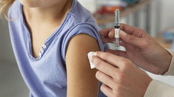 Vaccino vietato ai bimbi sotto i sei mesi