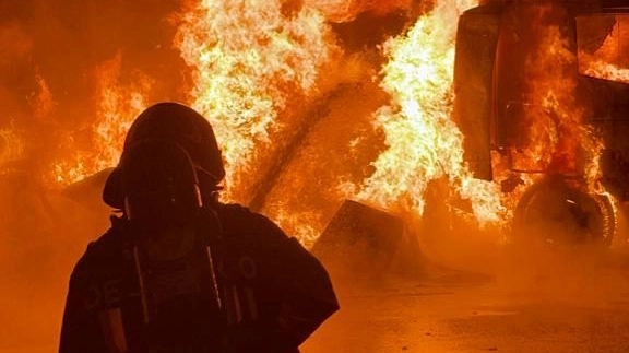 Busto Garolfo, incendio in via dell'Industria (Foto vigili del fuoco)