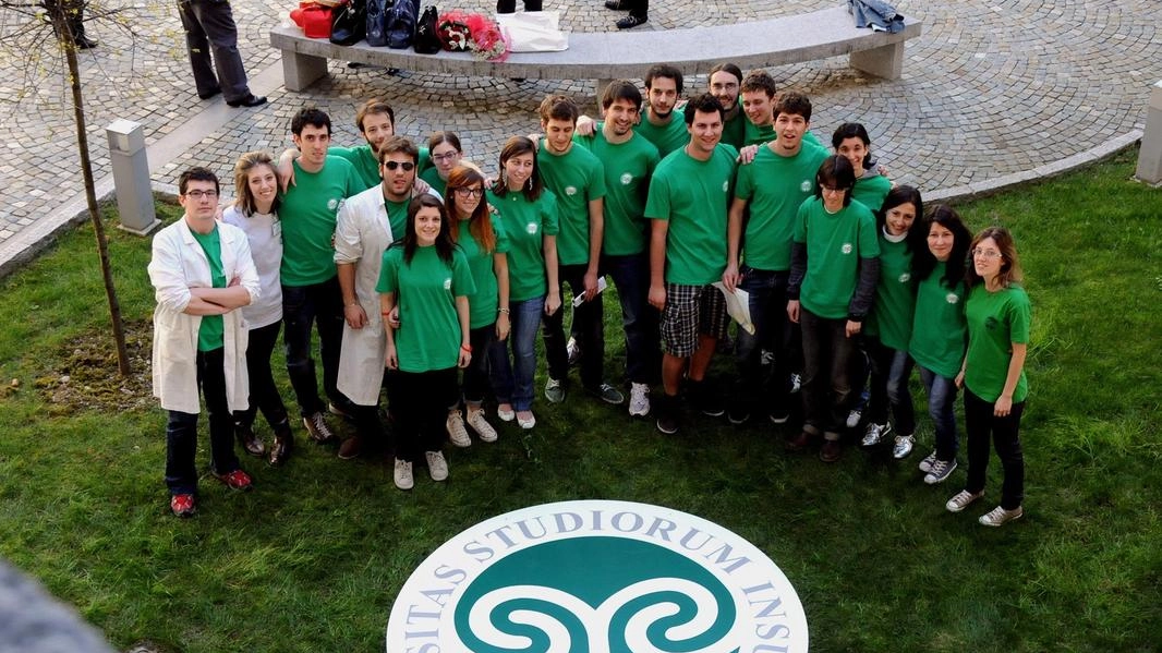 Medicina e Chirurgia dell’università Insubria. Più borse di studio Medicina e Chirurgia dell’università Insubria. Più borse di studio
