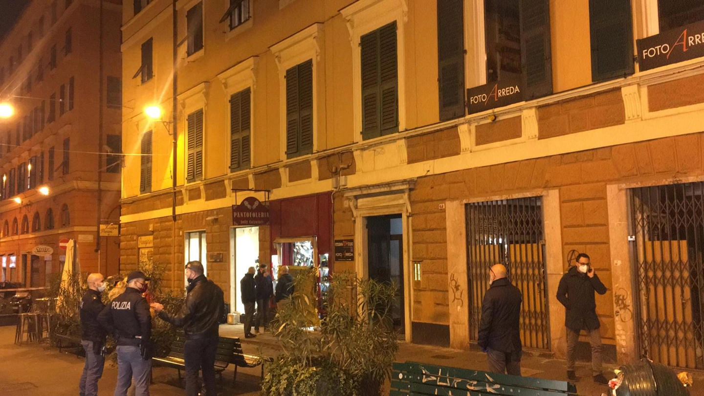 Donna uccisa Genova: aggredita nel suo negozio (Ansa)