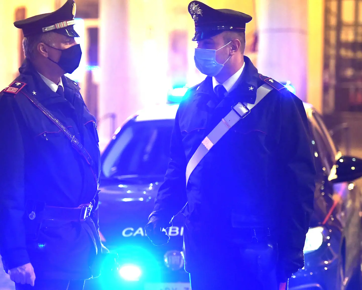 Trezzo sull'Adda, festeggiano compleanno con fuochi artificiali: multati