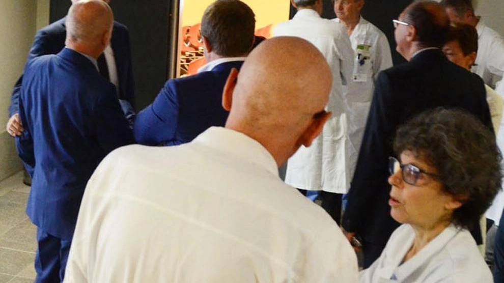 Doccia fredda in ospedale Mancano i medici e tagliano 35 posti letto Doccia fredda in ospedale Mancano i medici e tagliano 35 posti letto