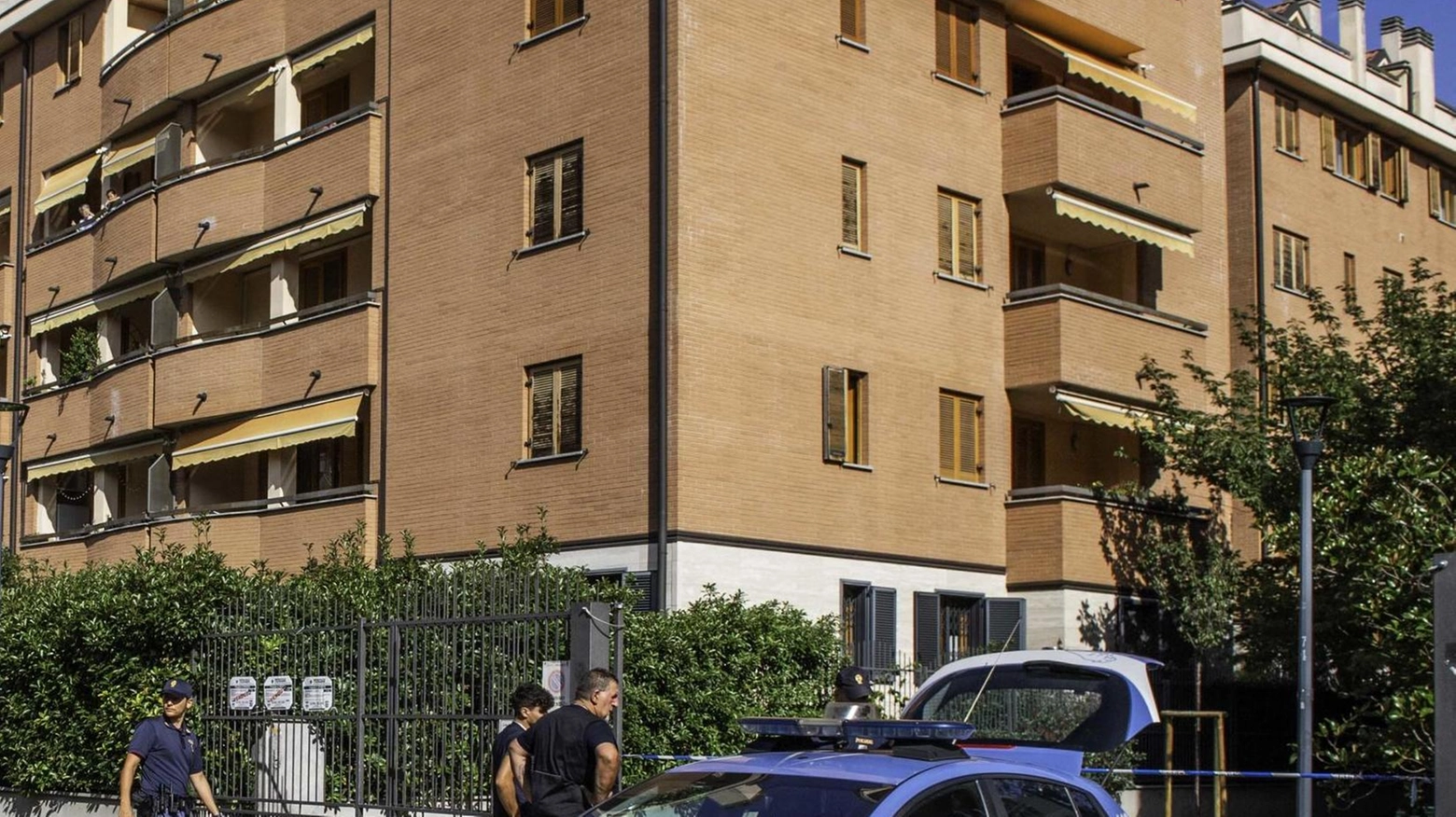Raid nella villetta affittata. Bloccati quattro rapinatori