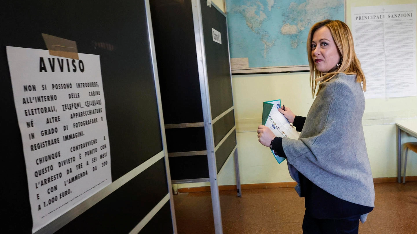 Regionali Lombardia, le reazioni. Meloni: "Vittoria centrodestra rafforza il Governo"
