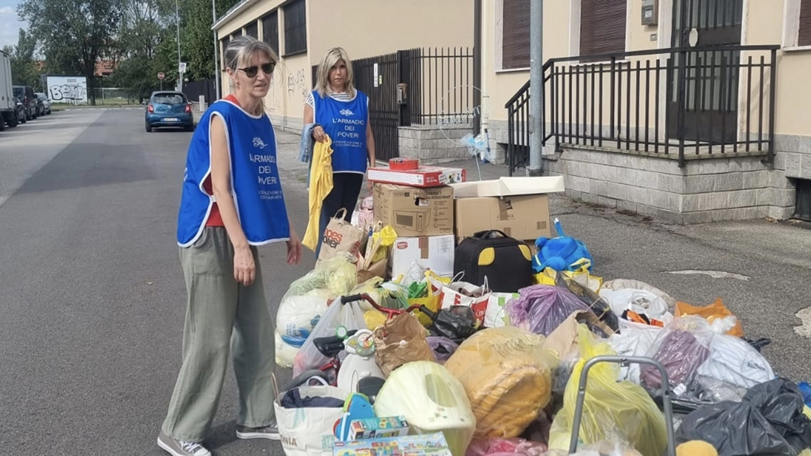 L'Armadio dei poveri a Monza L'Armadio dei poveri a Monza