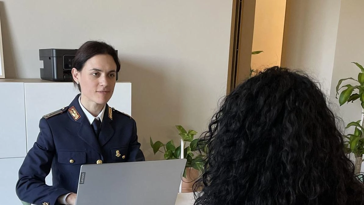 Lo sportello anti-violenza. Uno spazio per ascoltare. Le vittime hanno un alleato Lo sportello anti-violenza. Uno spazio per ascoltare. Le vittime hanno un alleato