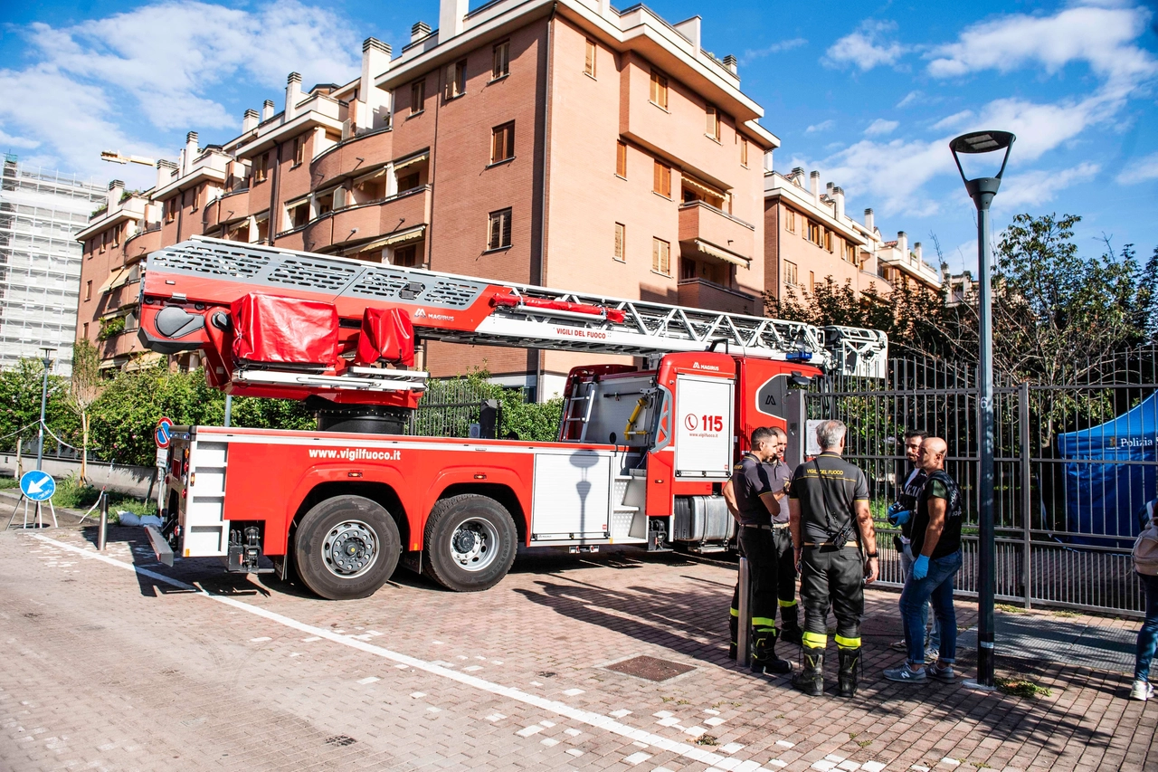 Omicidio suicidio via Palanzone 13: l'intervento dei vigili del fuoco