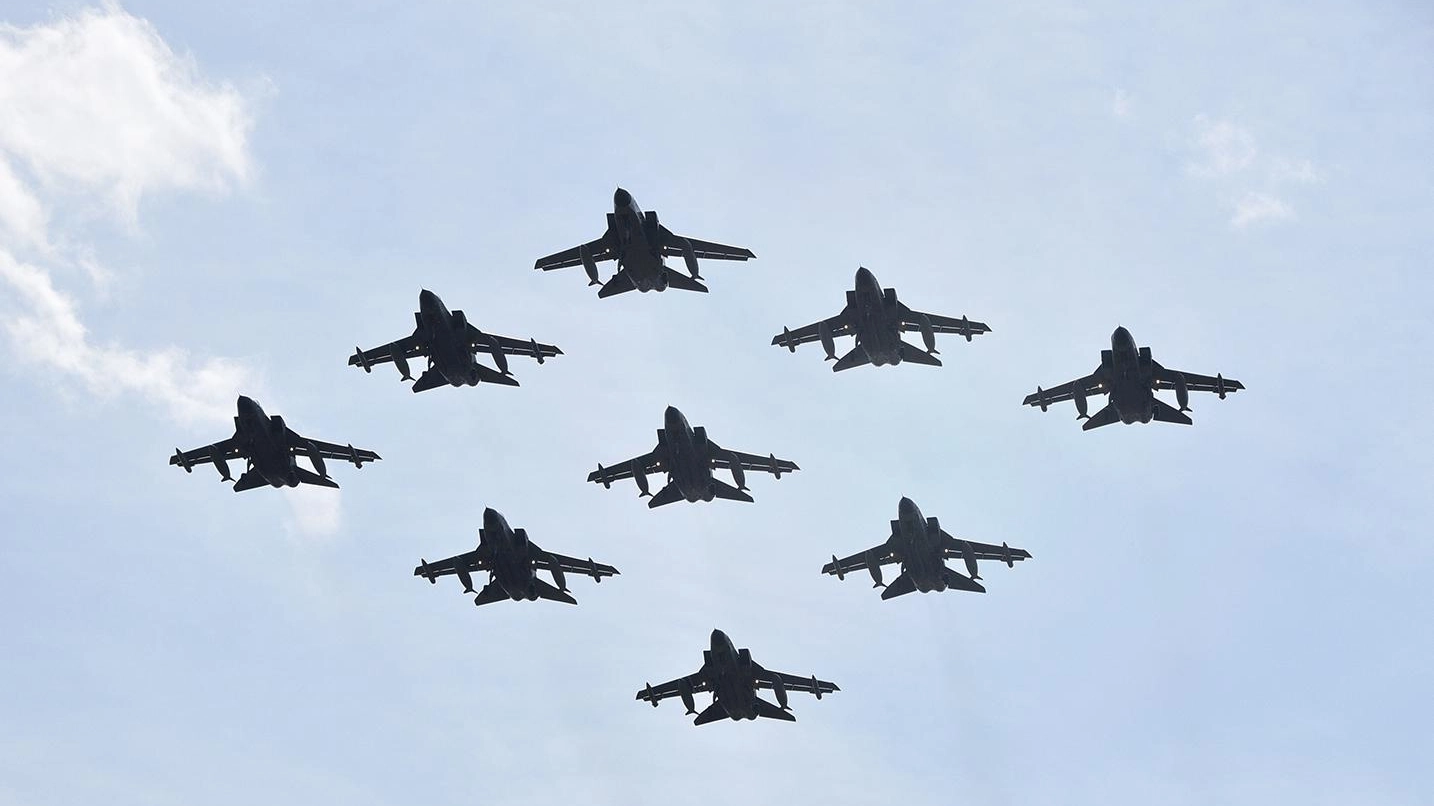 L’Aeronautica militare in rassegna L’Aeronautica militare in rassegna