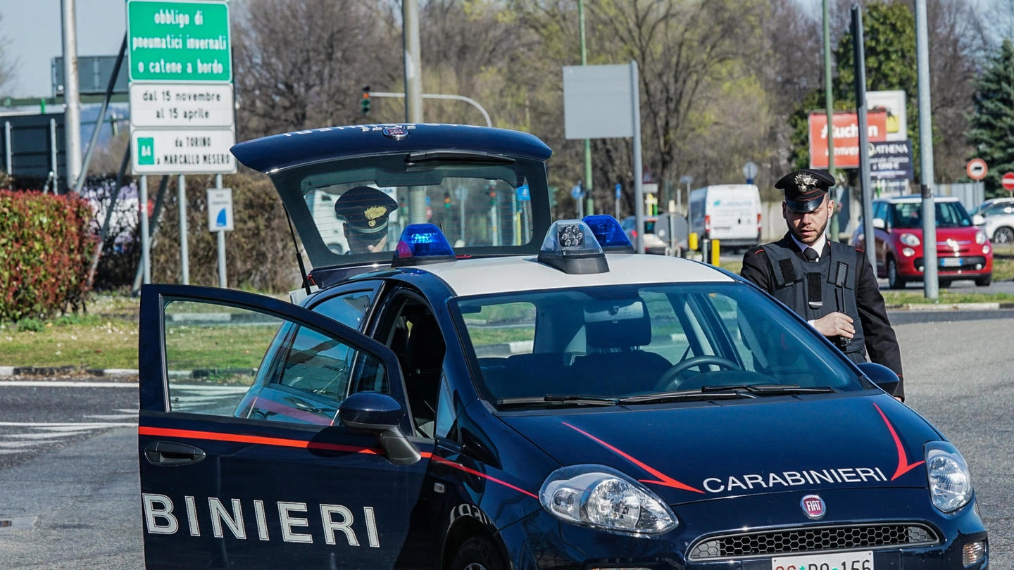 I carabinieri hanno bloccato l'auto a Milano