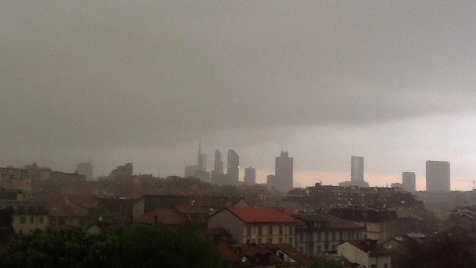 Maltempo con grandine in arrivo a Milano Maltempo con grandine in arrivo a Milano