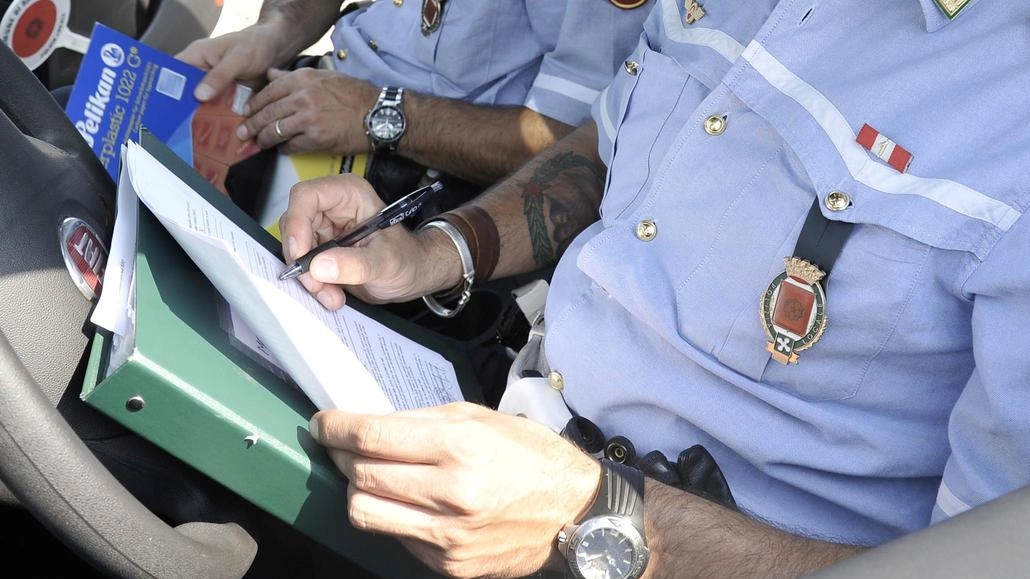 Polizia locale Rho: dotazioni nuove e controlli serali estivi
Polizia locale Rho: dotazioni nuove e controlli serali estivi