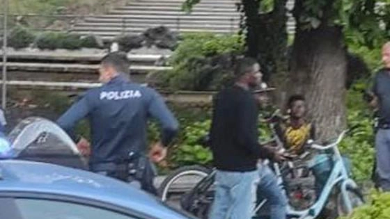 Lite fra irregolari in stazione. Soccorsi ed espulsi tutti e due Lite fra irregolari in stazione. Soccorsi ed espulsi tutti e due