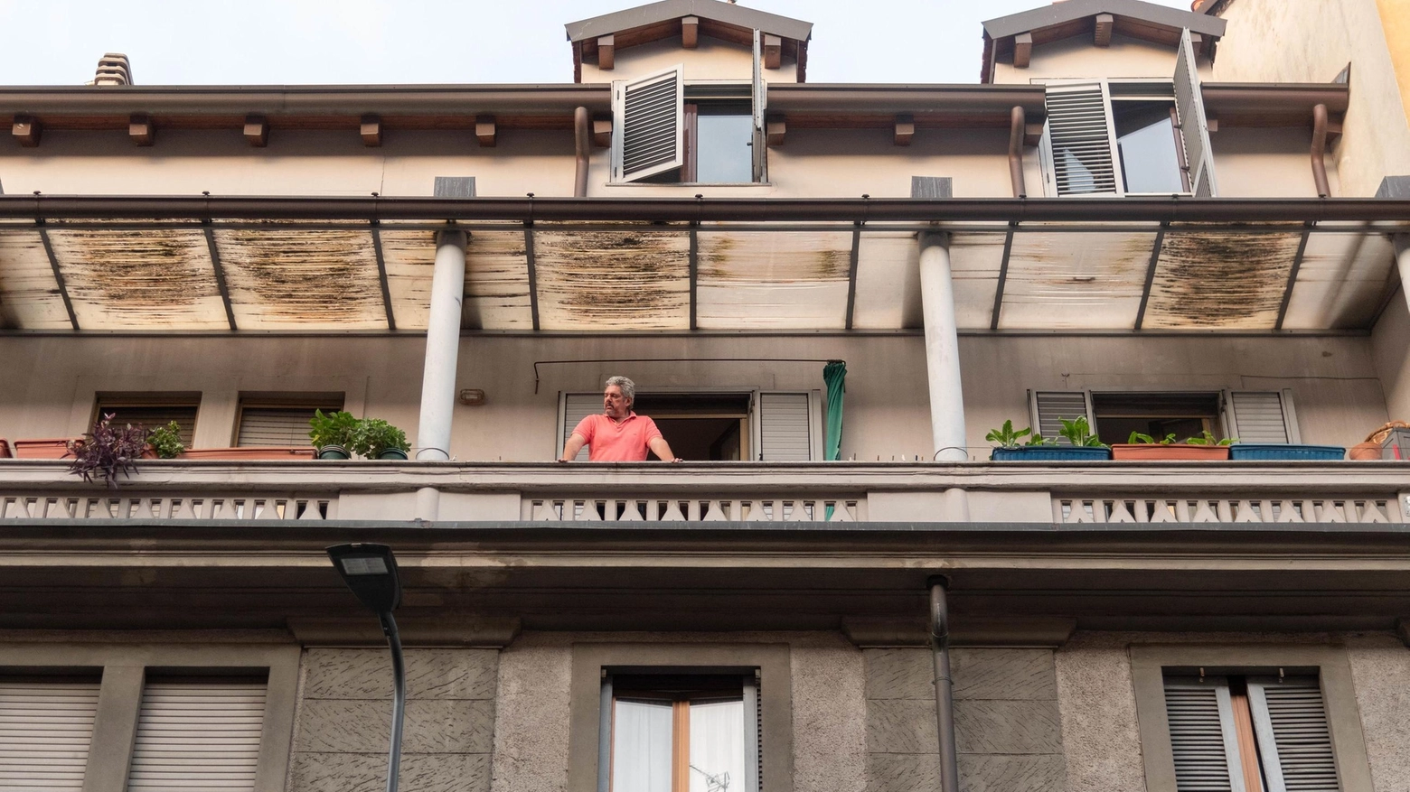 Via Arquà, Sos aggressioni. E i residenti si organizzano con gli "Affacci solidali" Via Arquà, Sos aggressioni. E i residenti si organizzano con gli "Affacci solidali"