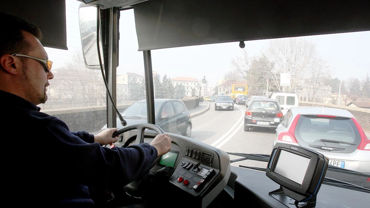 Una scossa al trasporto pubblico. In arrivo una flotta di bus elettrici: "Così la mobilità sarà più pulita" Una scossa al trasporto pubblico. In arrivo una flotta di bus elettrici: "Così la mobilità sarà più pulita"
