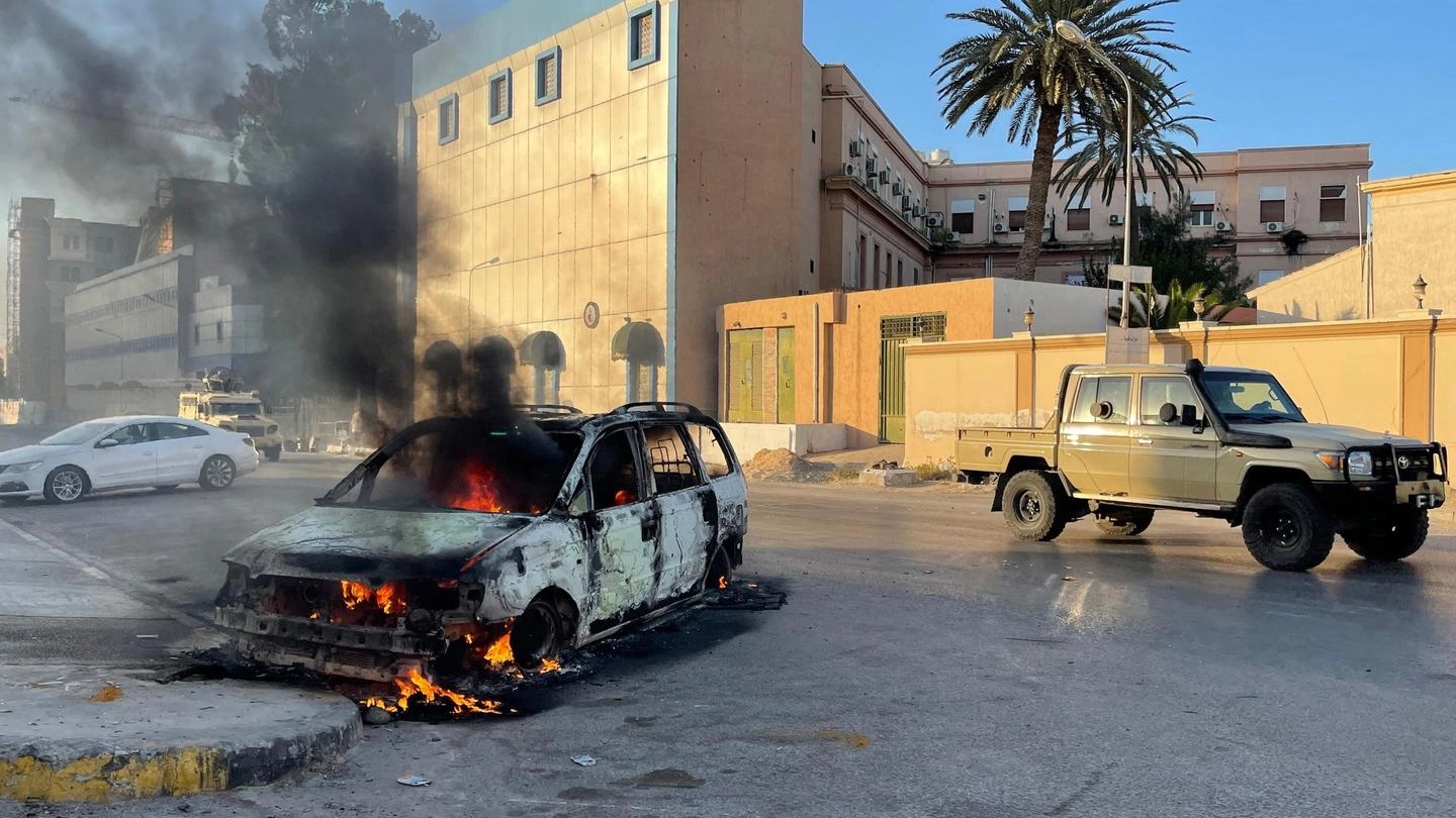 Il centro di Tripoli in fiamme