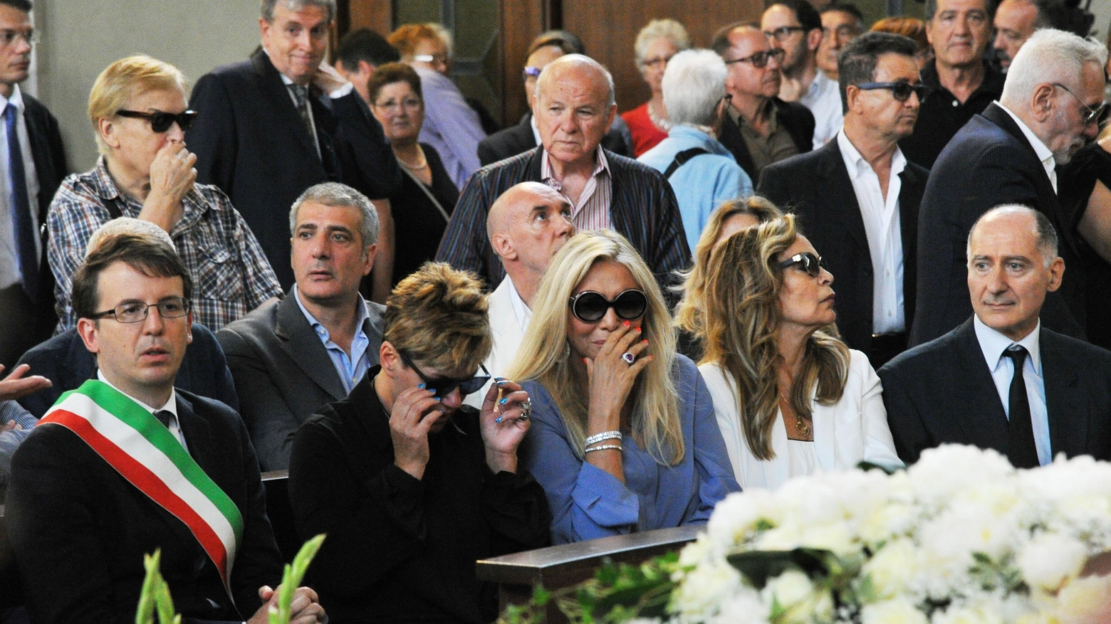 Funerale Paolo Limiti, Mara Venier in lacrime