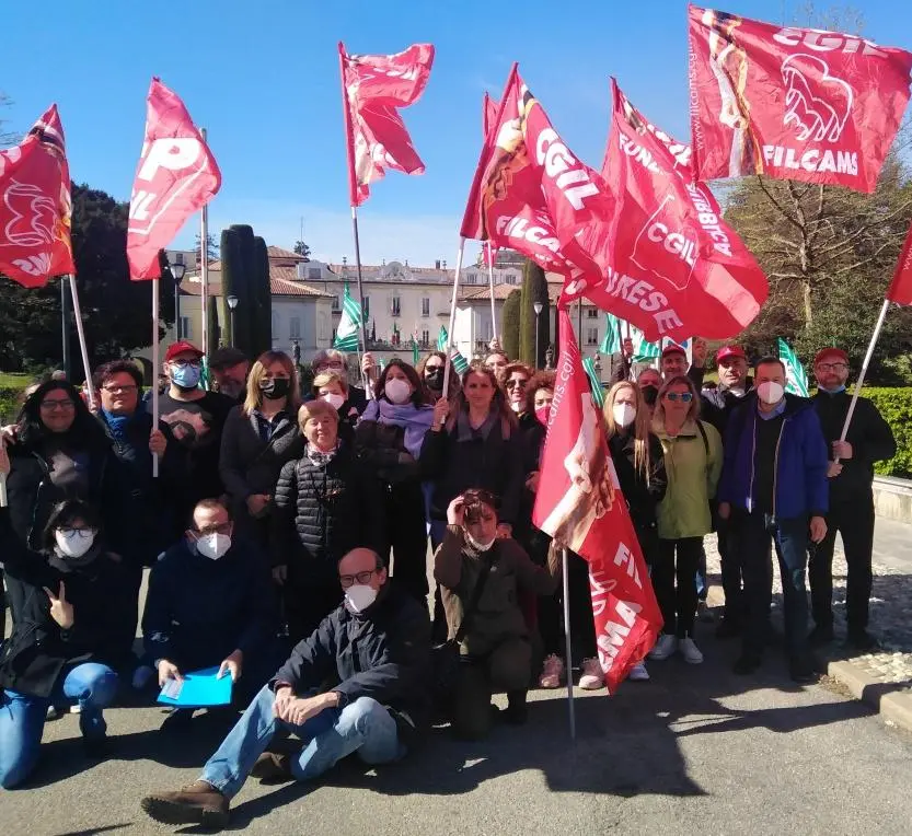 Sindacati in piazza contro il decreto appalti