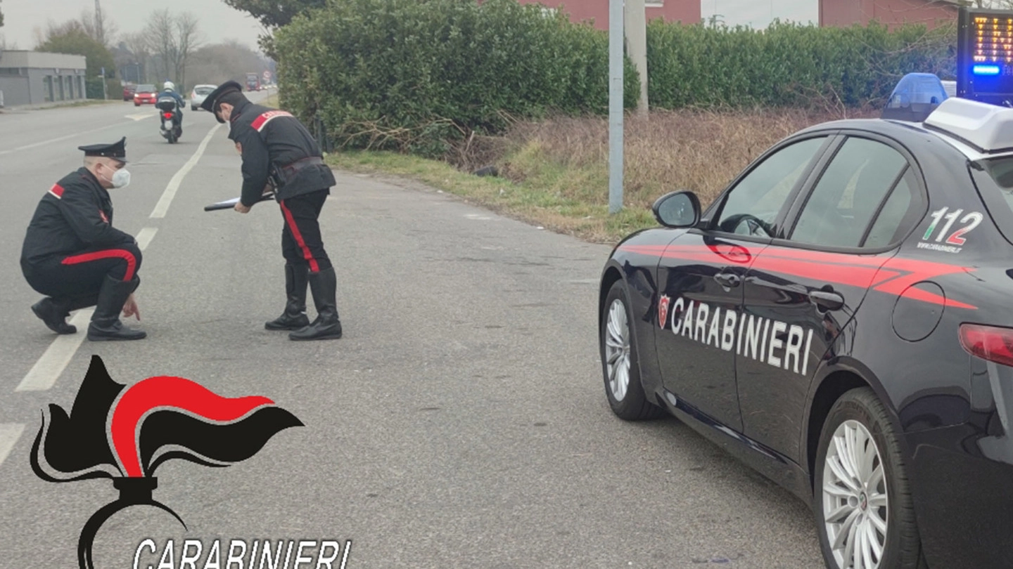 I rilievi dei carabinieri sul luogo dell’incidente a Monza