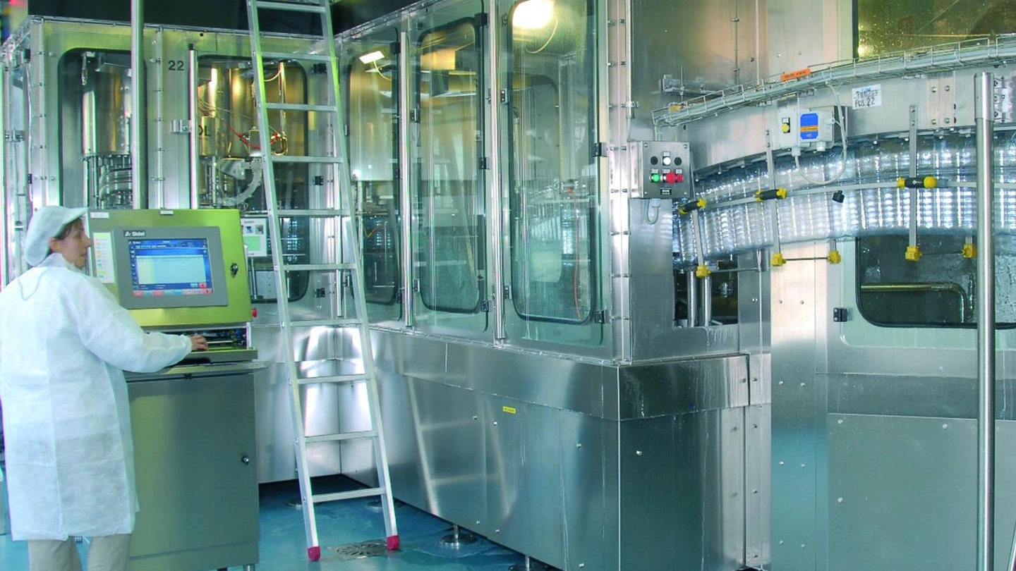 Lo stabilimento Levissima di Cepina Valdisotto Lo stabilimento Levissima di Cepina Valdisotto