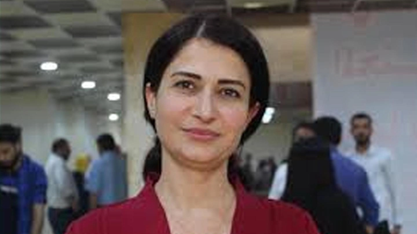 Hevrin Khalaf, l'attivista dei diritti delle donne uccisa nell'offensiva turca (Ansa)
