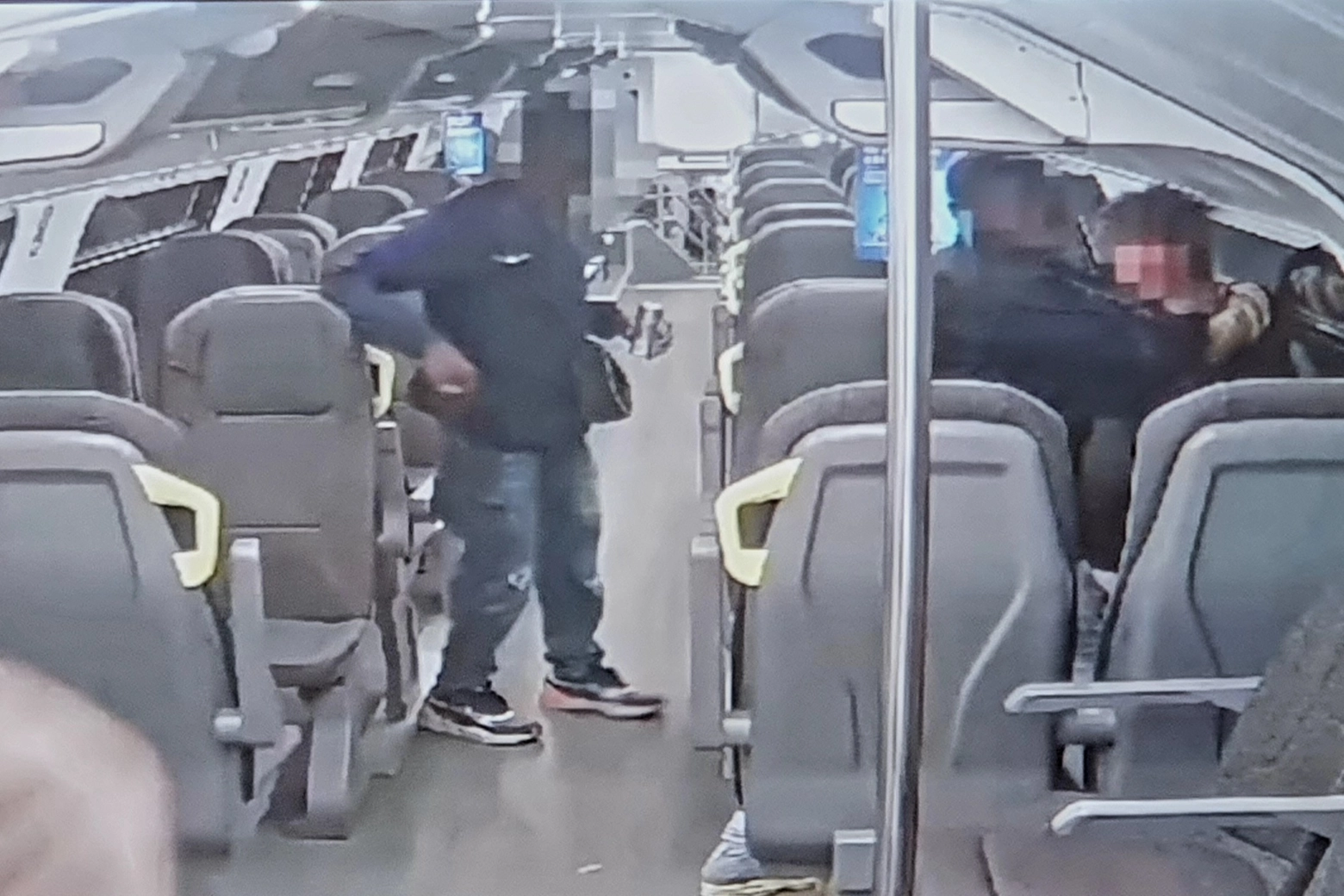 Il ragazzino aggredito in treno