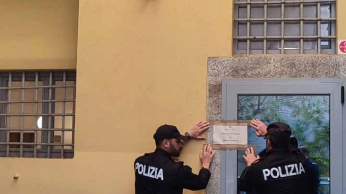 Gli agenti di polizia, licenza sospesa a Secret Room di Legnano