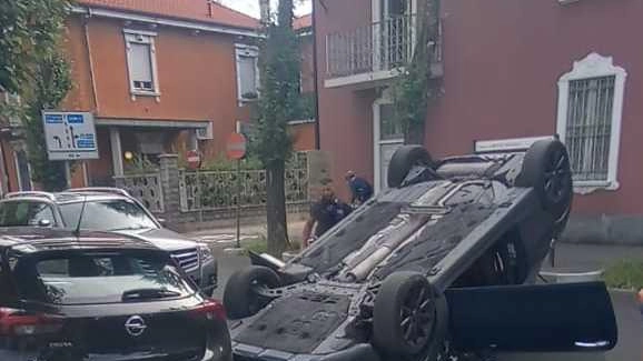 Incidente a Bovisio Masciago: distratto, rischia un ribaltamento
Incidente a Bovisio Masciago: distratto, rischia un ribaltamento