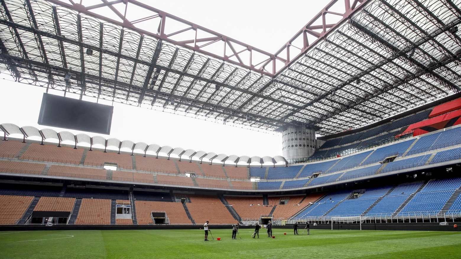 Meazza, polemiche senza fine Nuove minacce per Monguzzi Dal web: "Guardati le spalle" Meazza, polemiche senza fine Nuove minacce per Monguzzi Dal web: "Guardati le spalle"