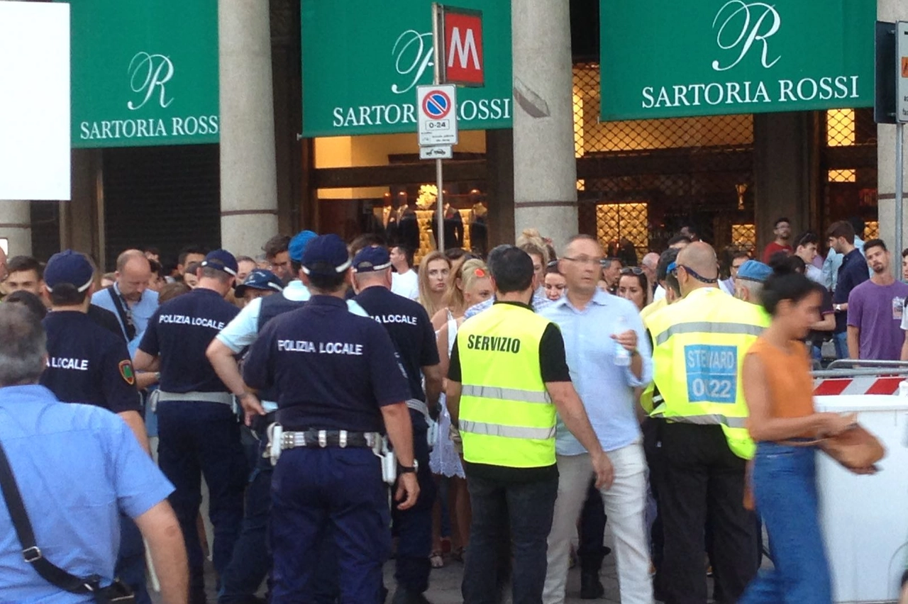 Controlli per la sicurezza in piazza Duomo