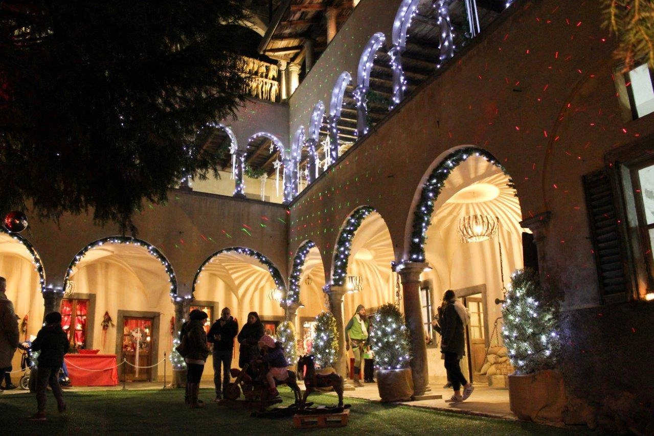 1) La casa bergamasca di Babbo Natale, Lovere