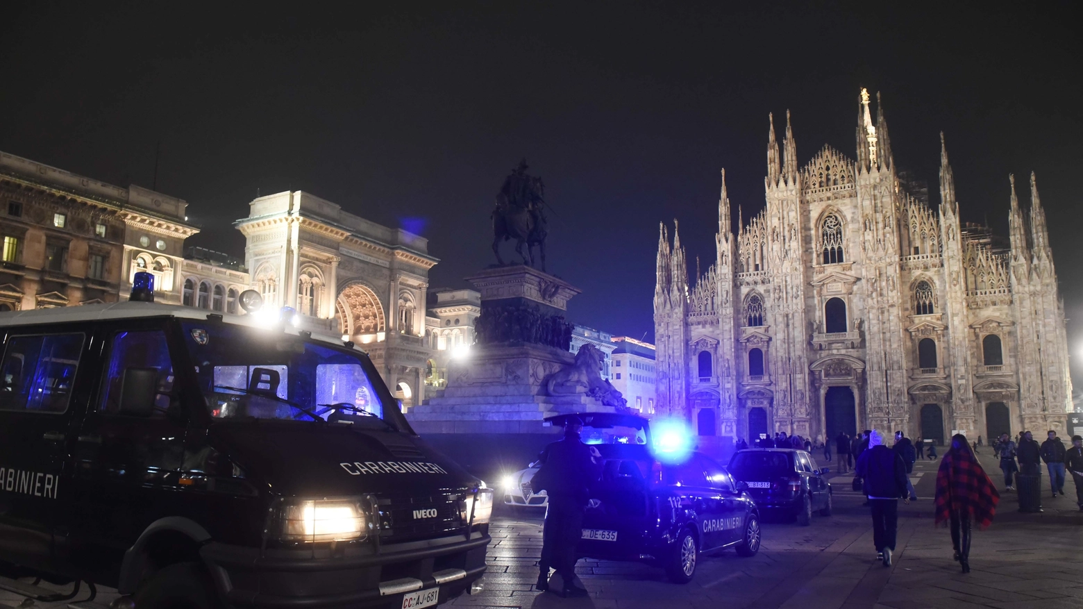 Carabinieri in piazza Duomo