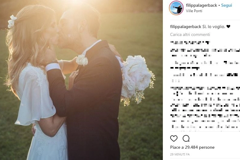 Il bacio tra Filippa Lagerback e Daniele Bossari (Instagram)