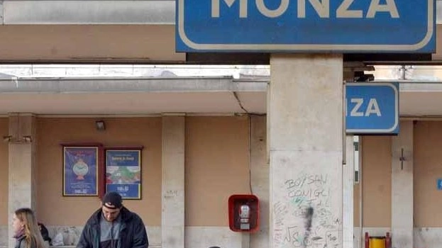 La stazione di Monza (Radaelli)