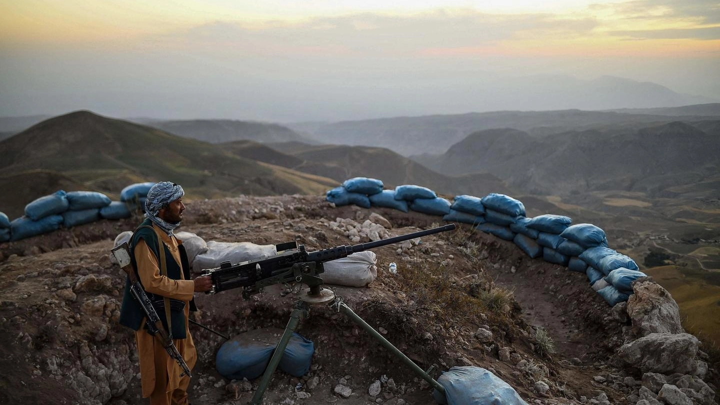 Un avamposto dei Talebani, ormai pronti a prendere Kabul ai governativi