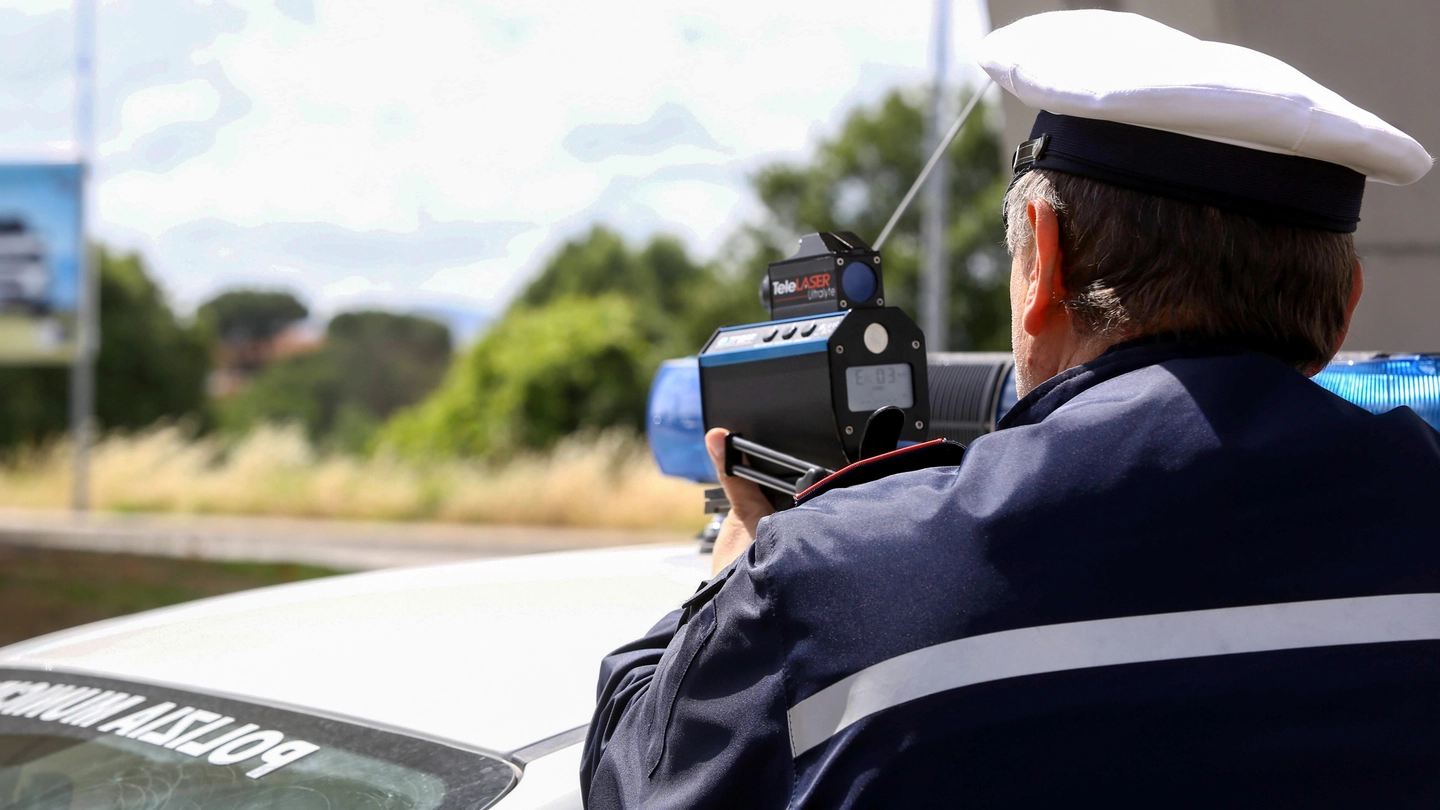 Tra le accuse c’è anche quella di aver sanzionato le auto sulle base di immagini registrate e poi visionate da remoto Tra le accuse c’è anche quella di aver sanzionato le auto sulle base di immagini registrate e poi visionate da remoto