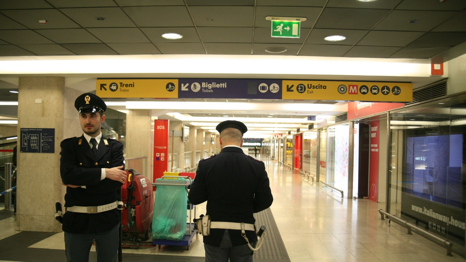 Due militari e un agente Polfer feriti in stazione Centrale a Milano (Newpress)